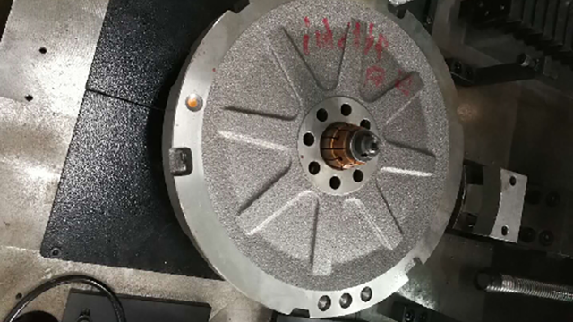 動平衡鉆孔去重一體機，可單面平衡，軸向鉆孔